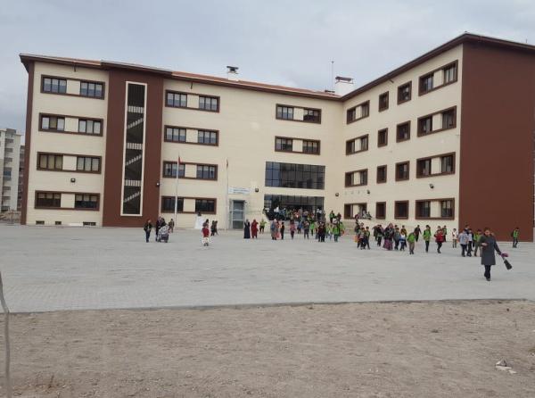 Şehit Bekir Çakır Ortaokulu Fotoğrafı